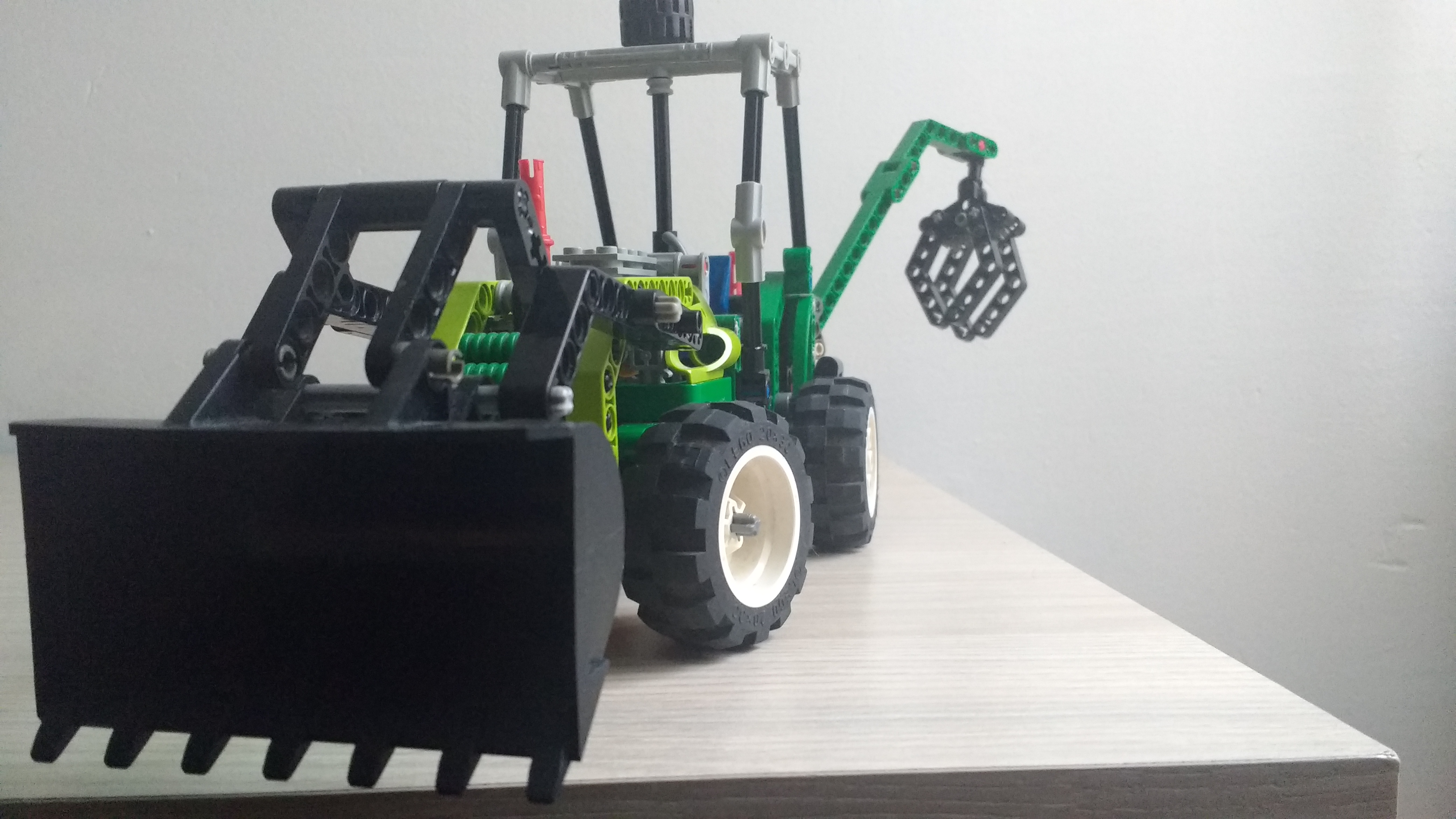 tractor_2.jpg
