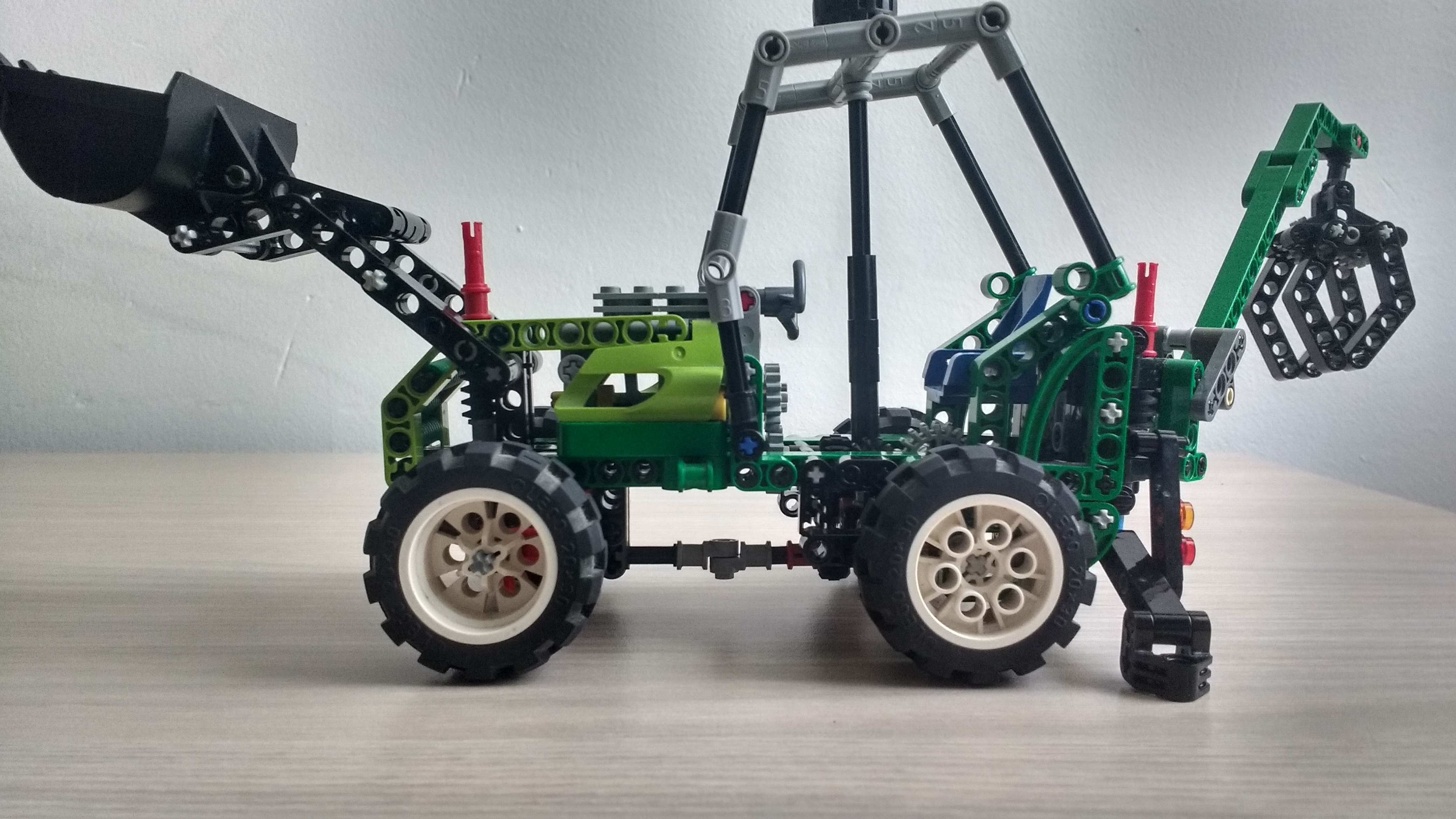 tractor_3.jpg