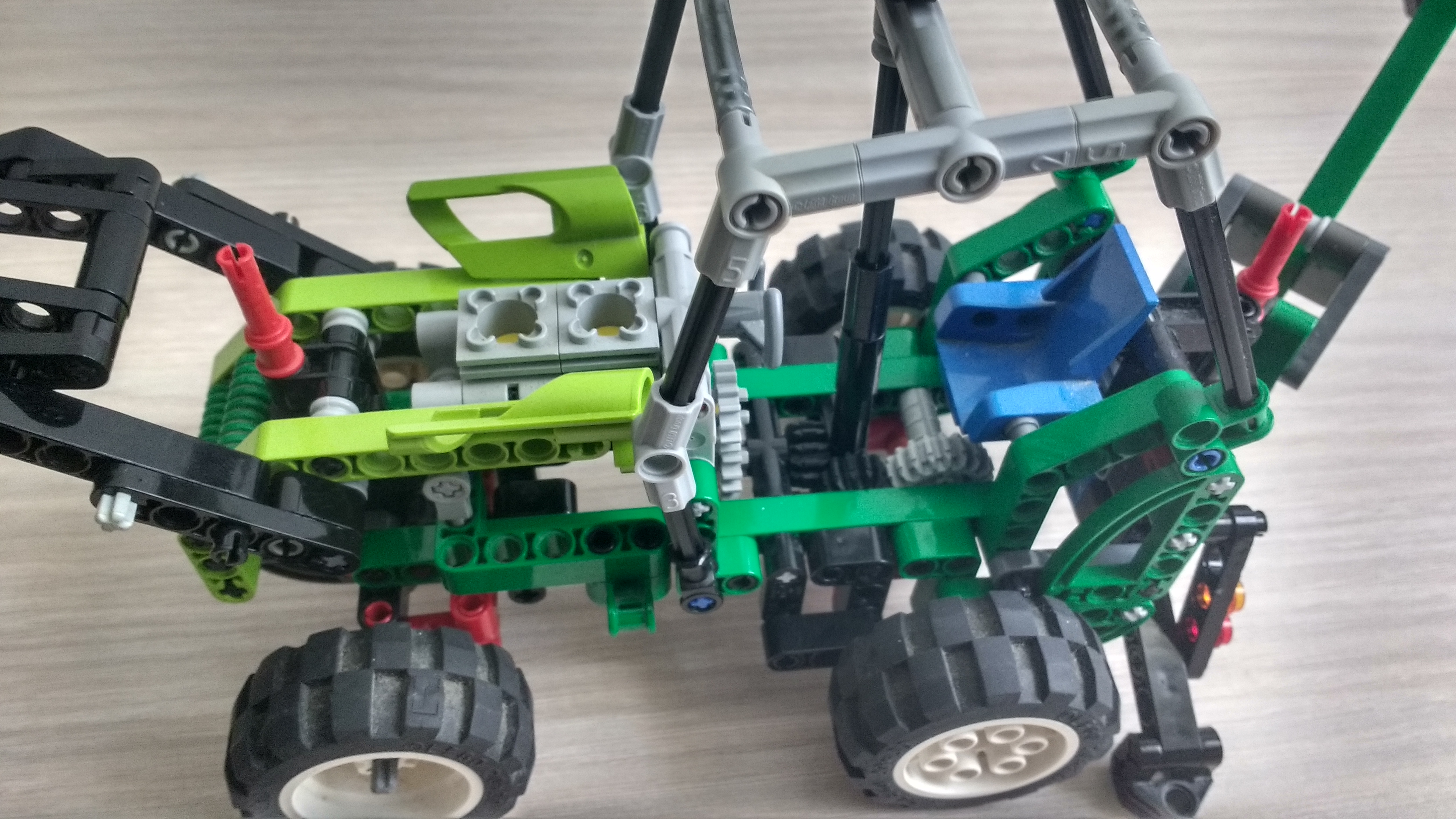 tractor_4.jpg