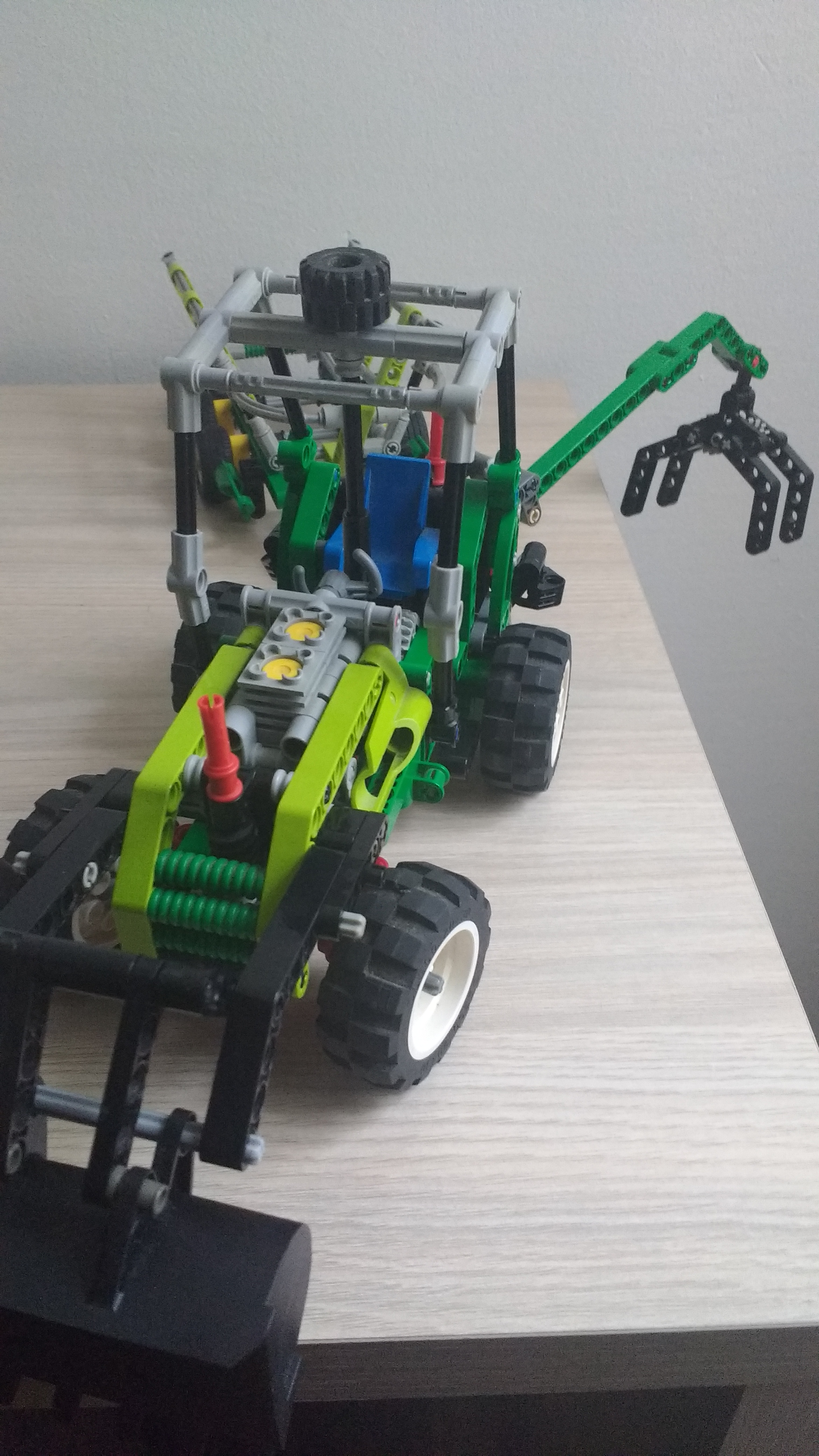tractor_8.jpg