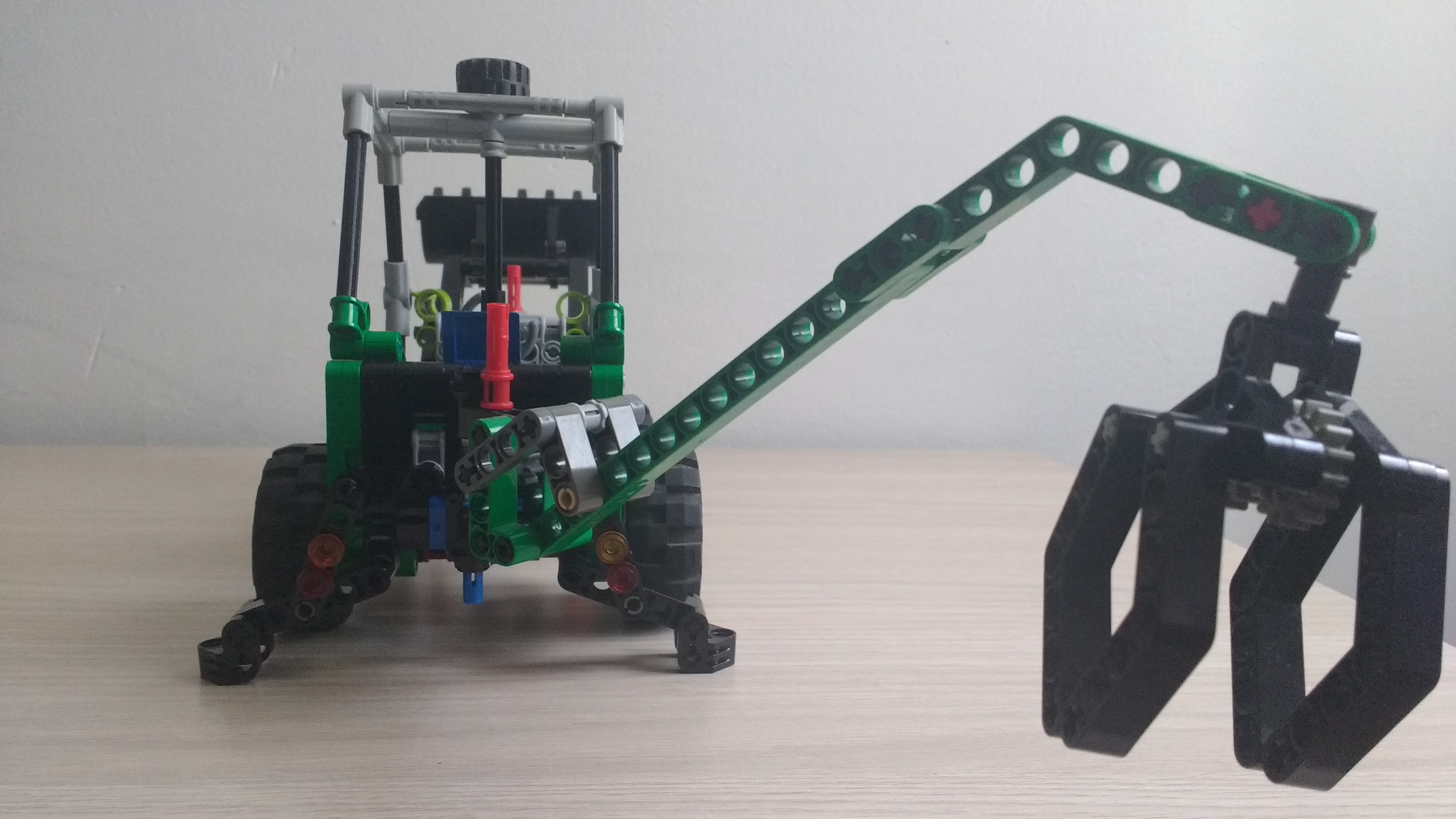 tractor_machinery_1.jpg