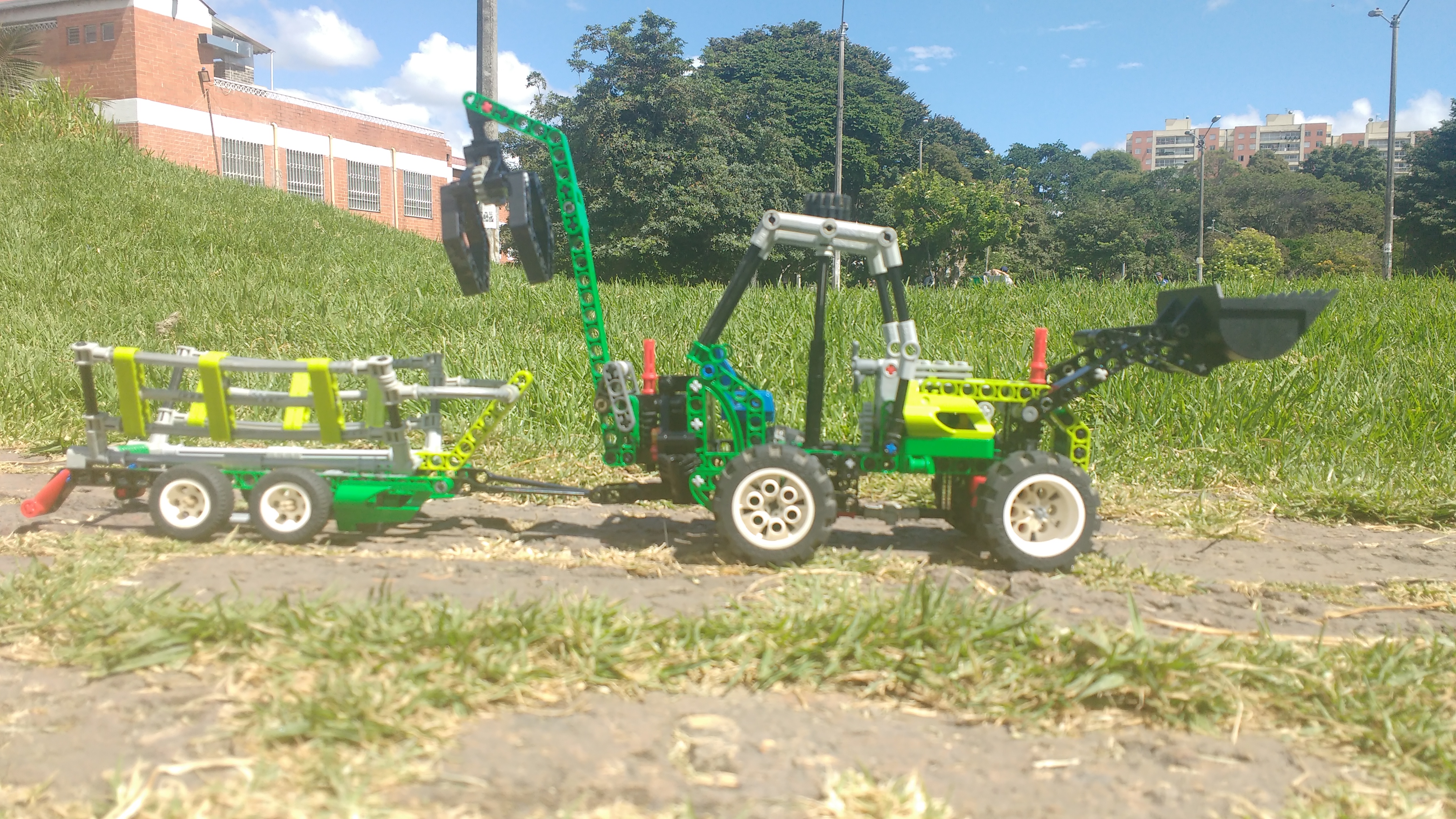 tractor_machinery_96.jpg