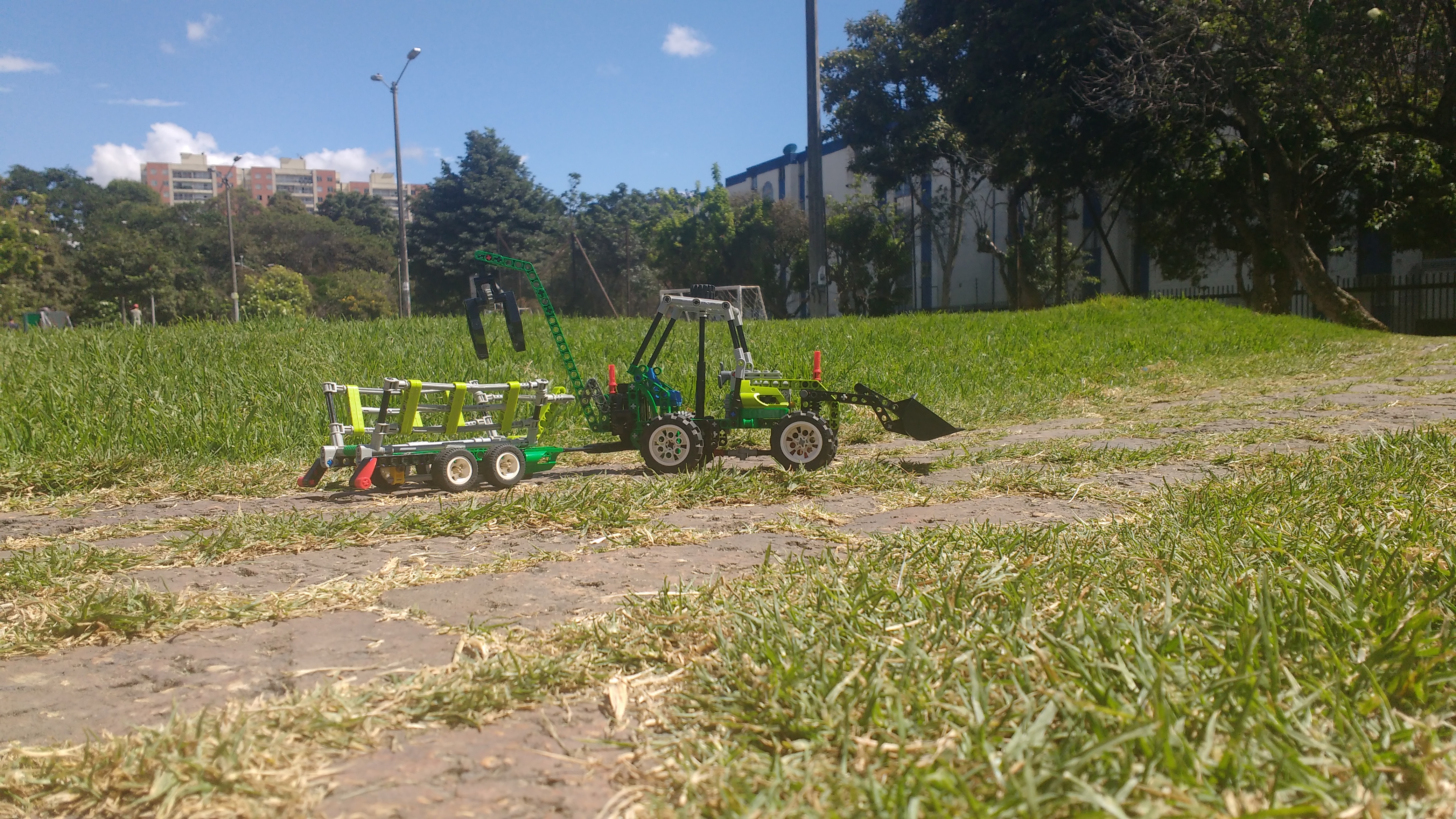 tractor_machinery_992.jpg