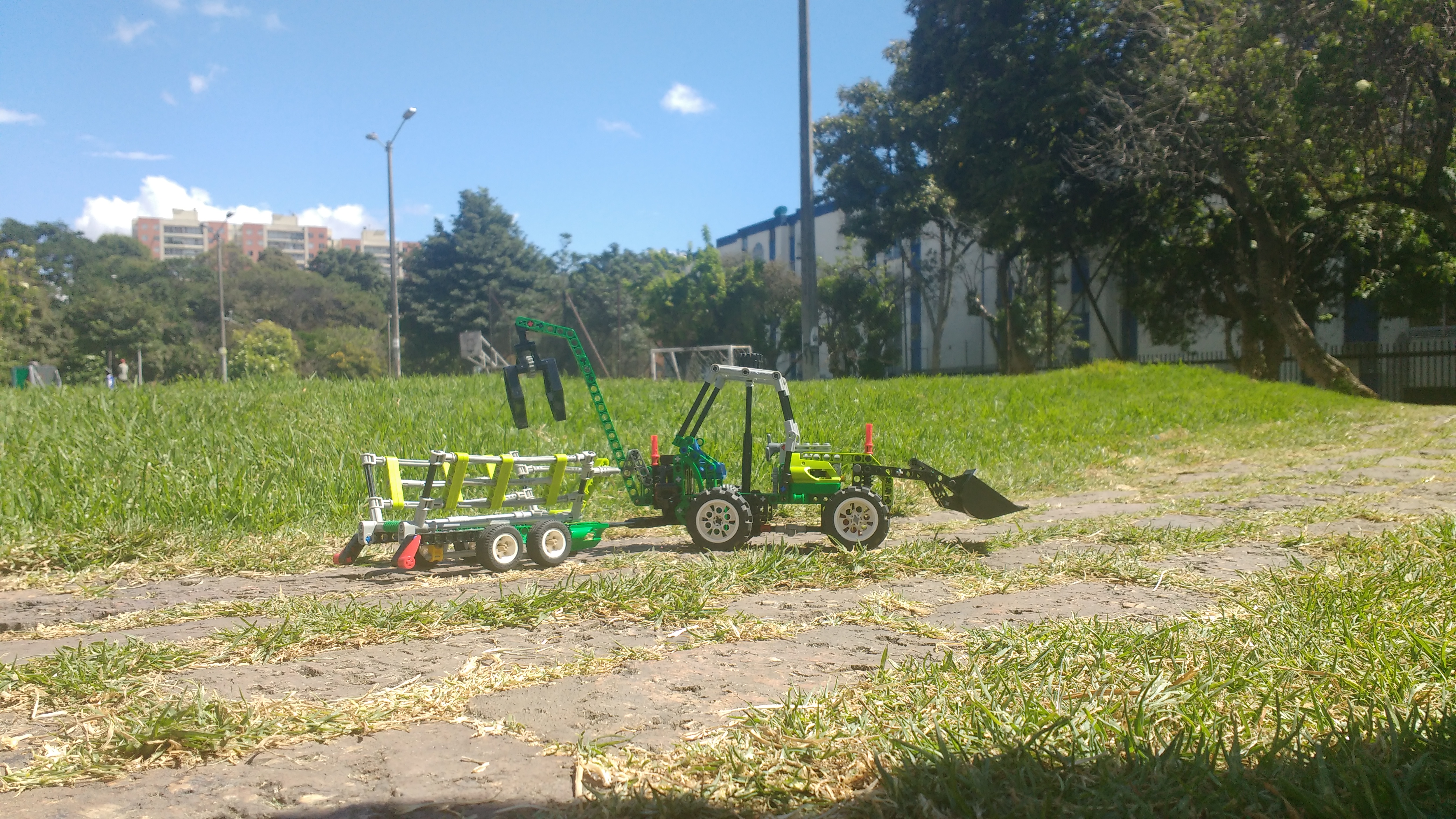 tractor_machinery_993.jpg
