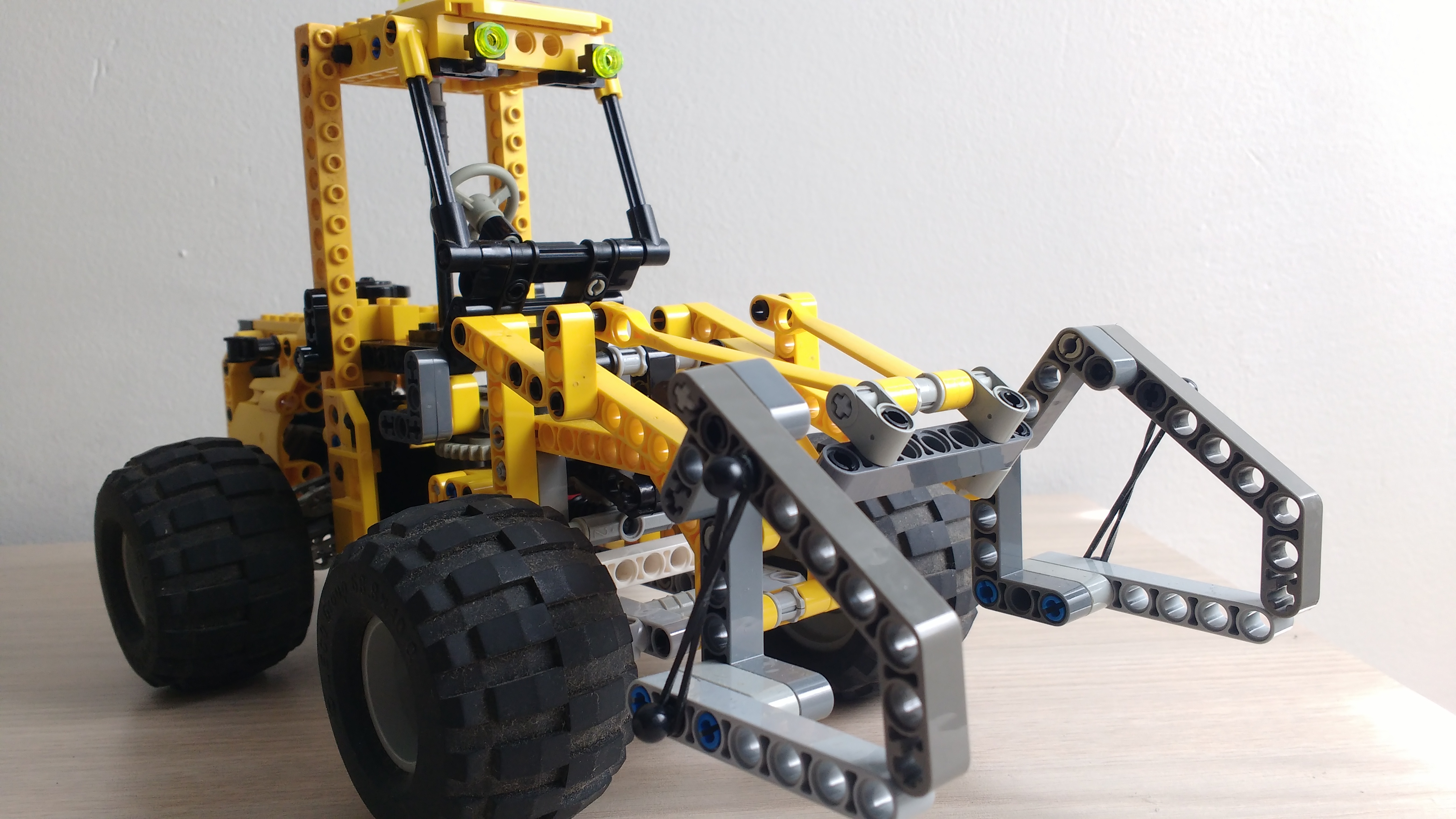 loader_3.jpg