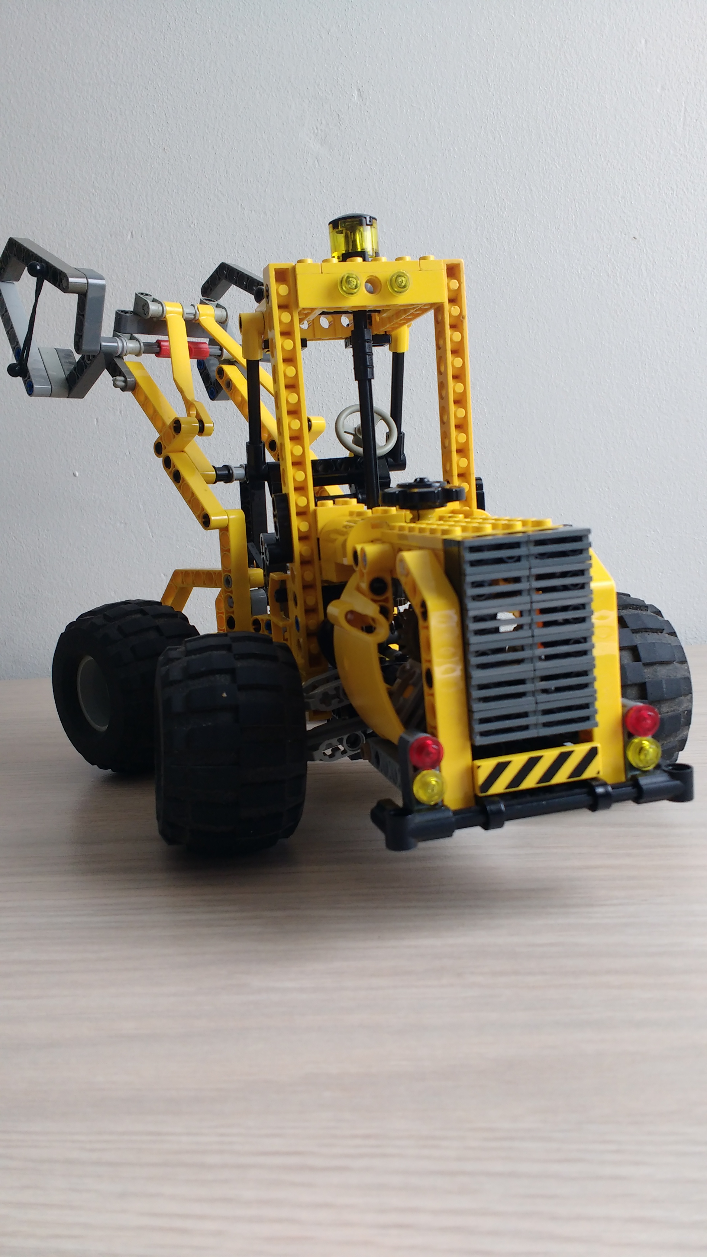 loader_4.jpg