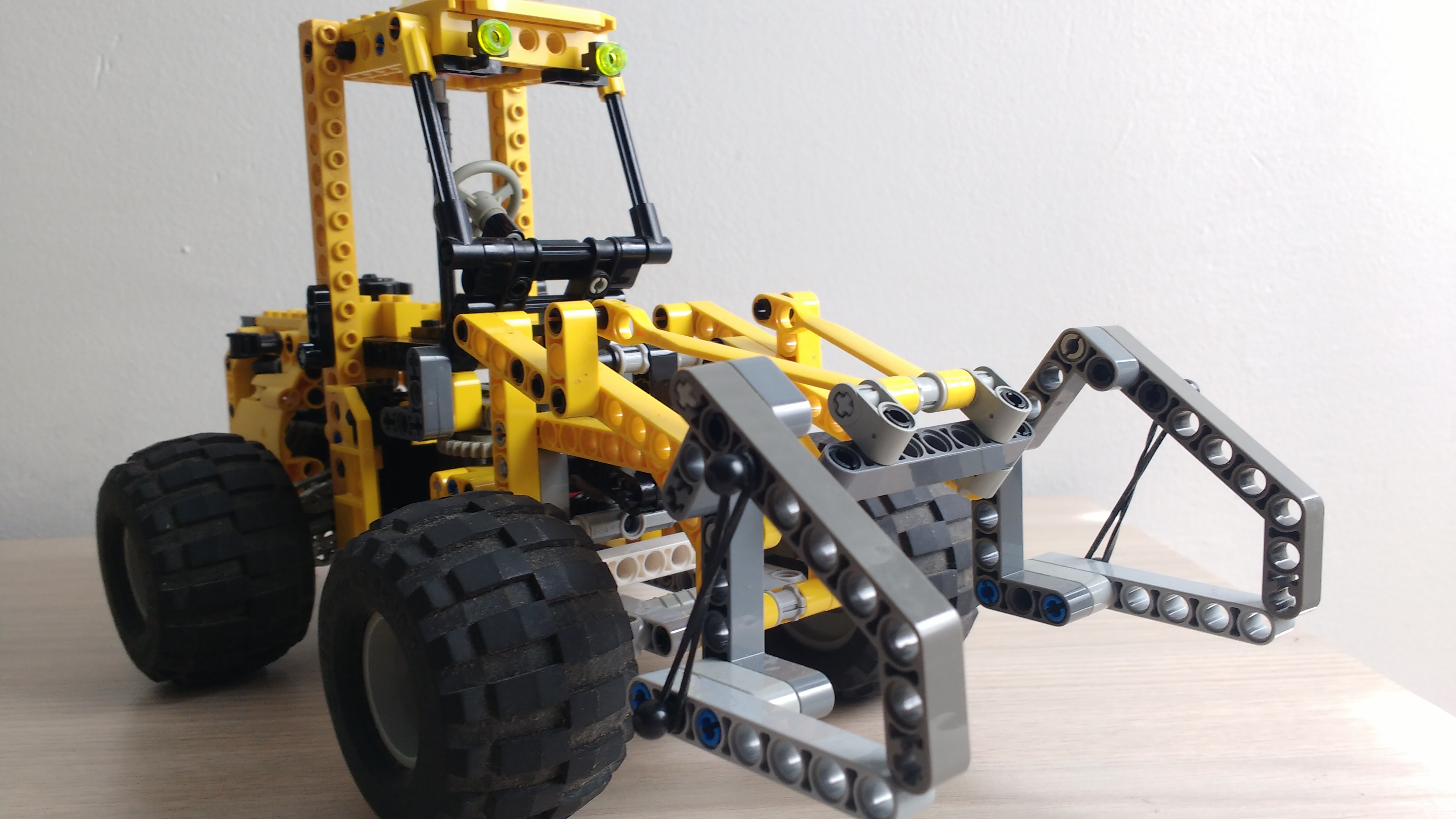 loader_8.jpg