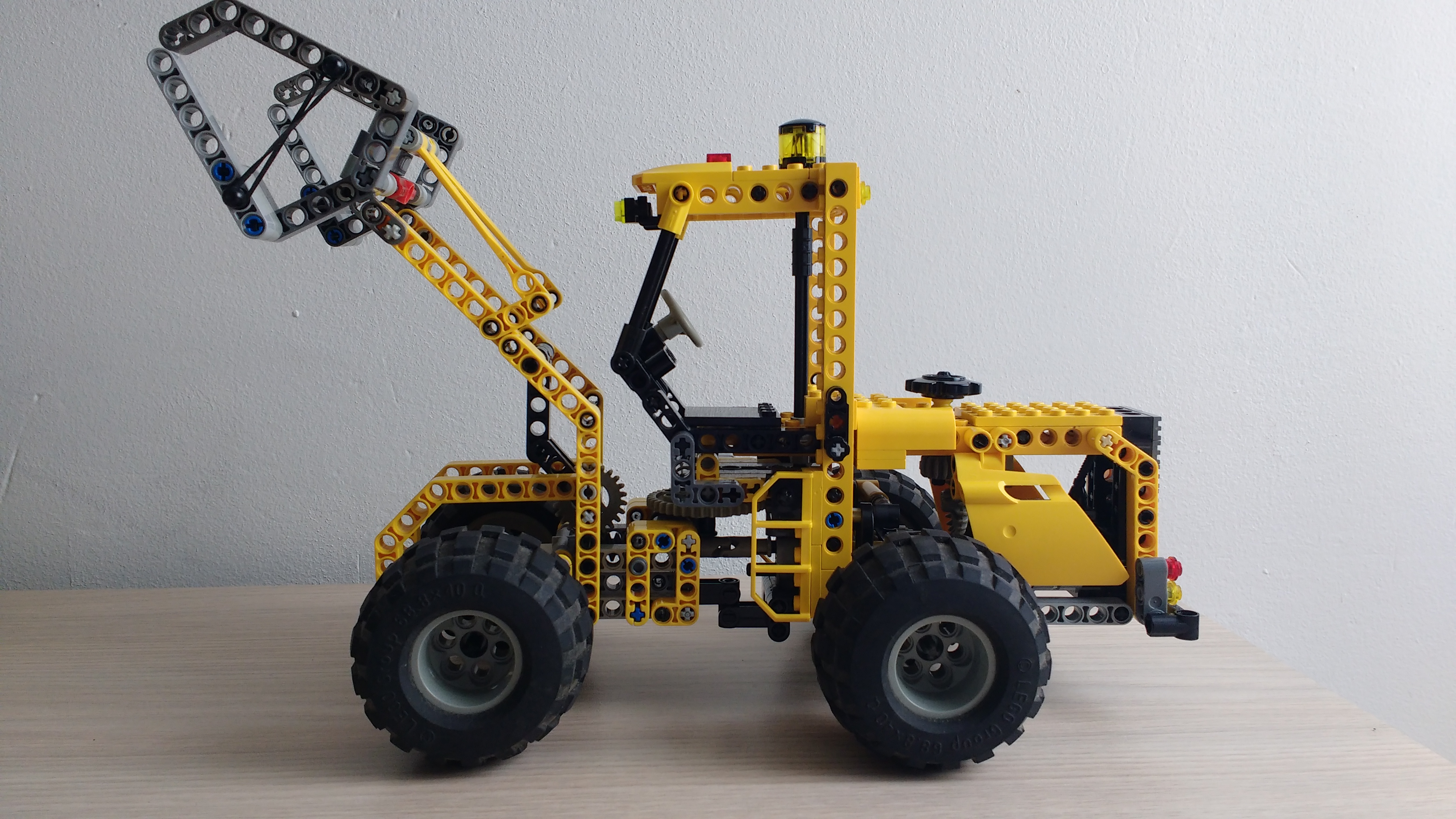 loader_93.jpg