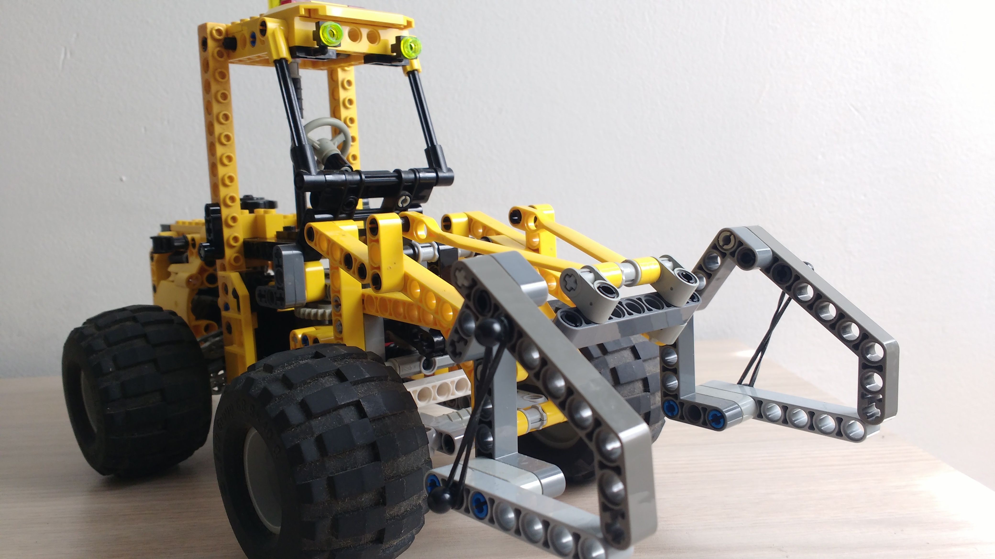 loader_94.jpg