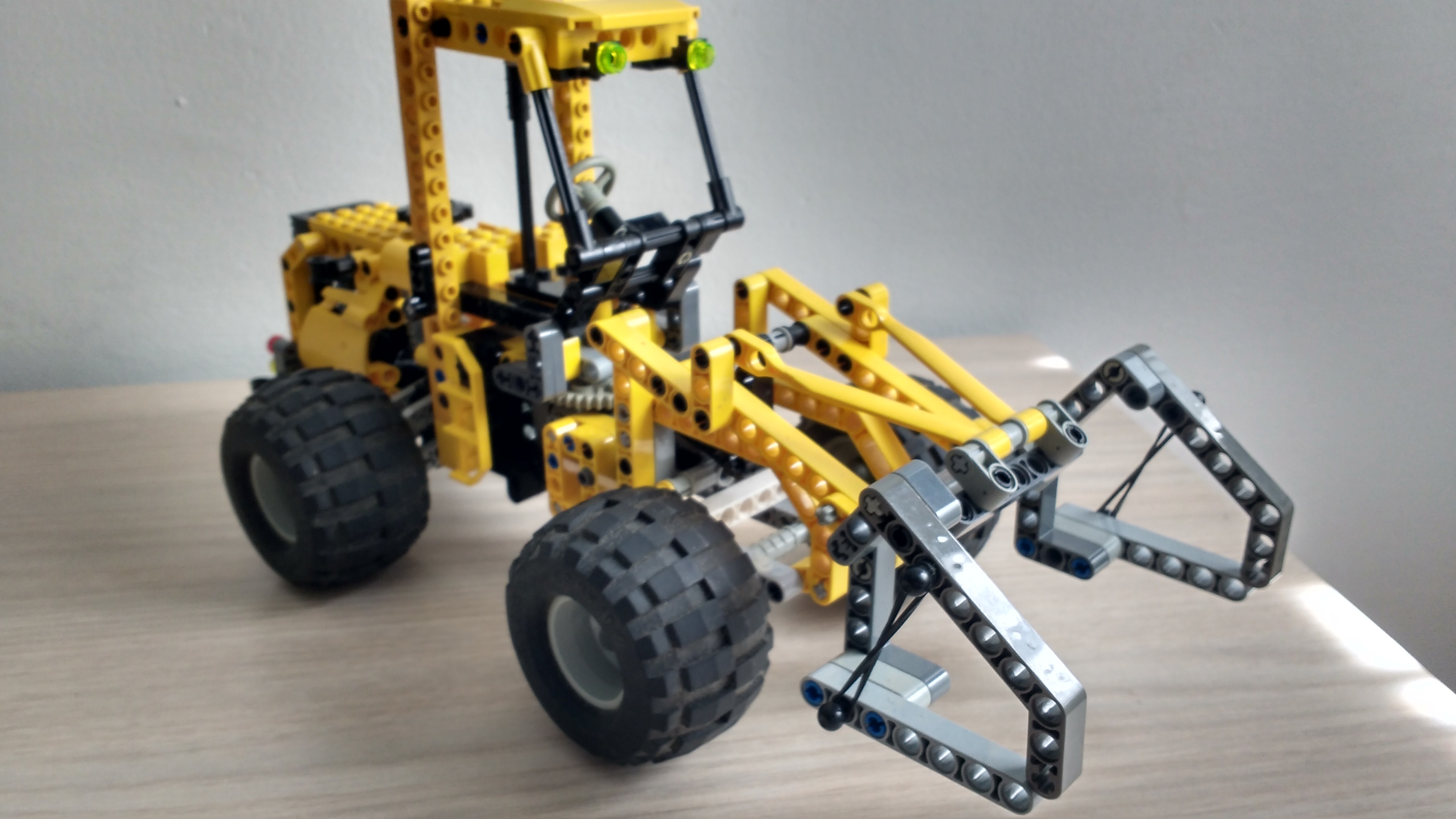 loader_97.jpg