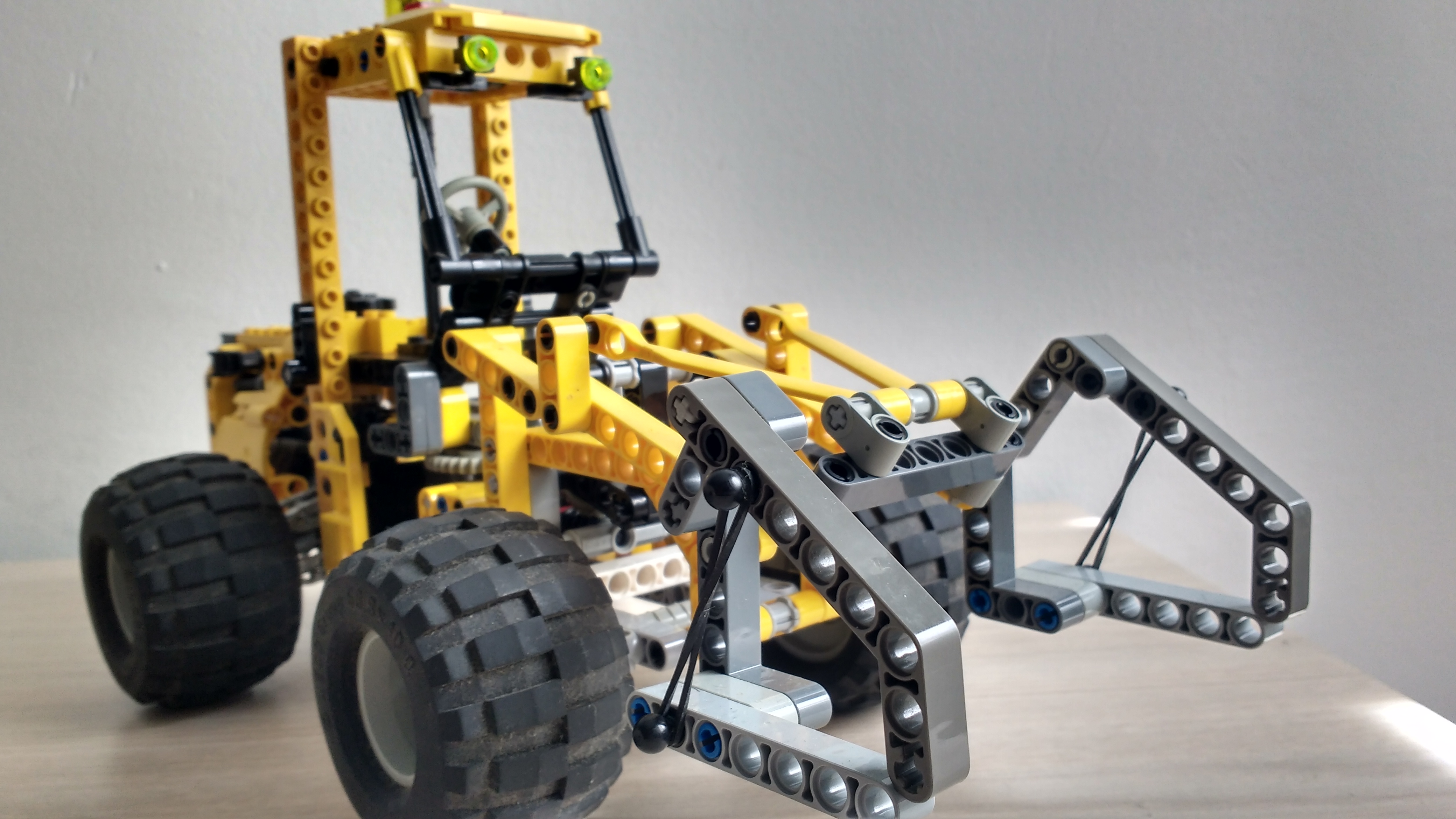loader_991.jpg