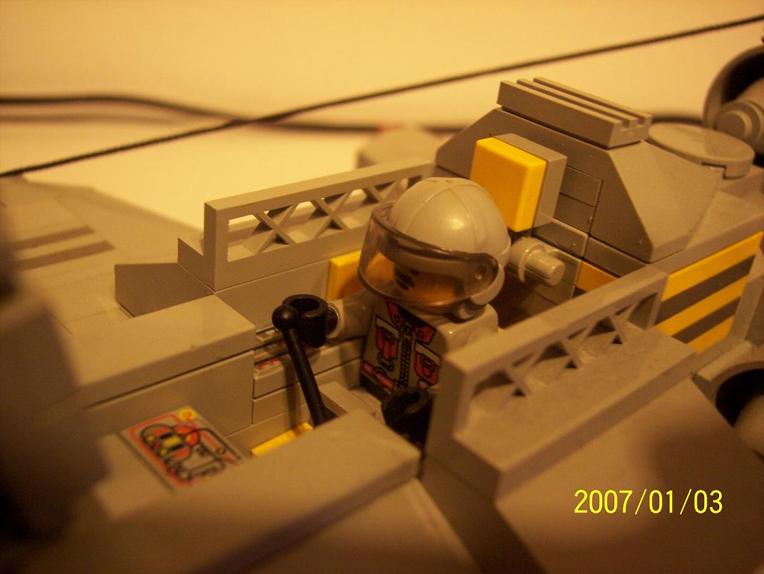 me901_cockpit2.jpg