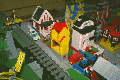 bergweg-gelbes-haus.jpg