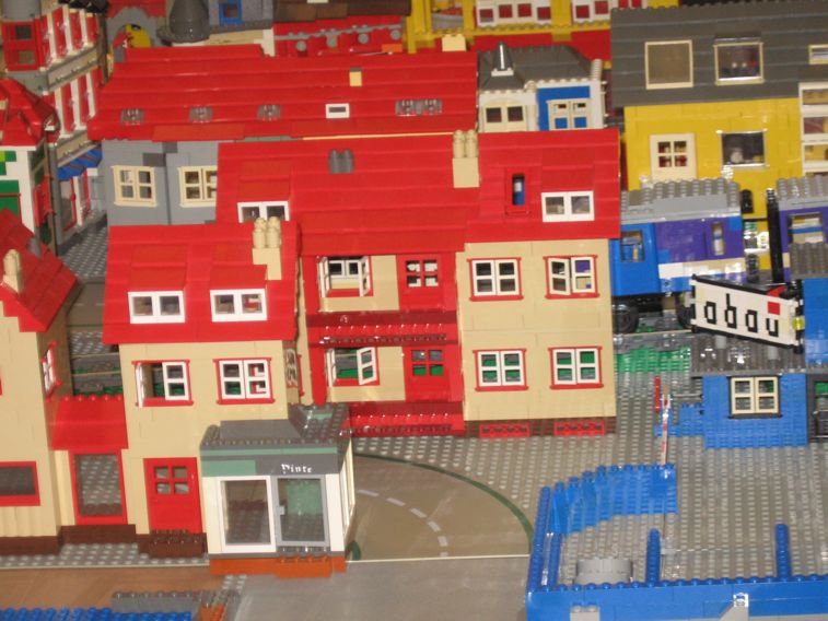 31_mietshaus_mit_kneipe.jpg