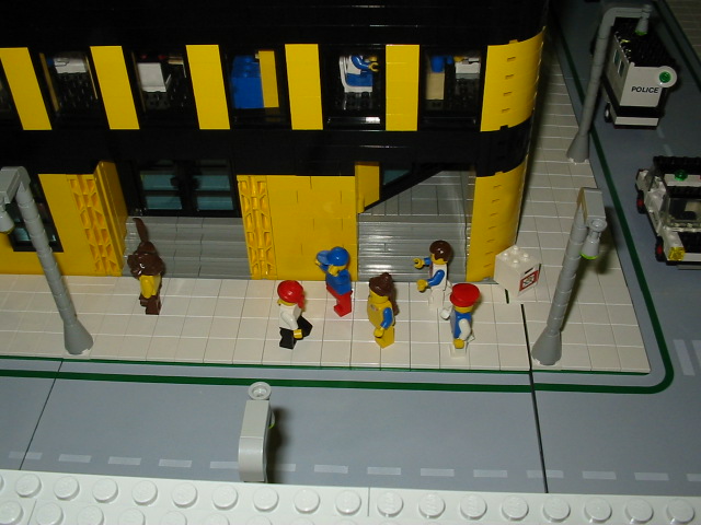 106-0619_img.jpg
