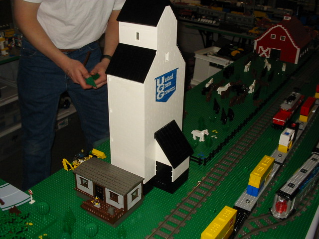 110-1090_img.jpg