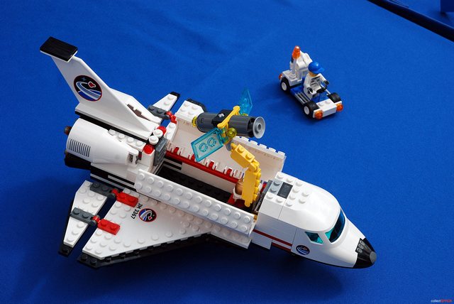 legospace_shuttle01-lg.jpg