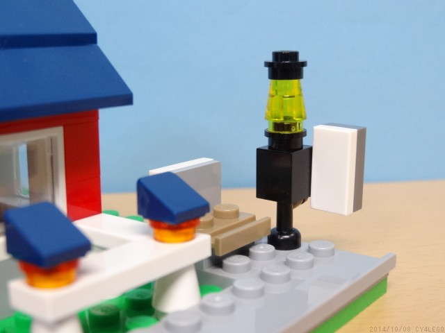 minihouse-busstop.jpg