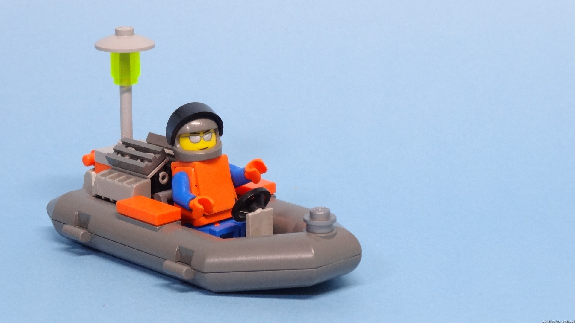 miniboat_01.jpg