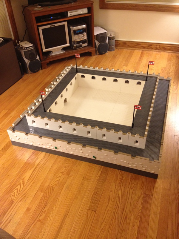 brickworld_fort_june_5_brickshelf.jpg