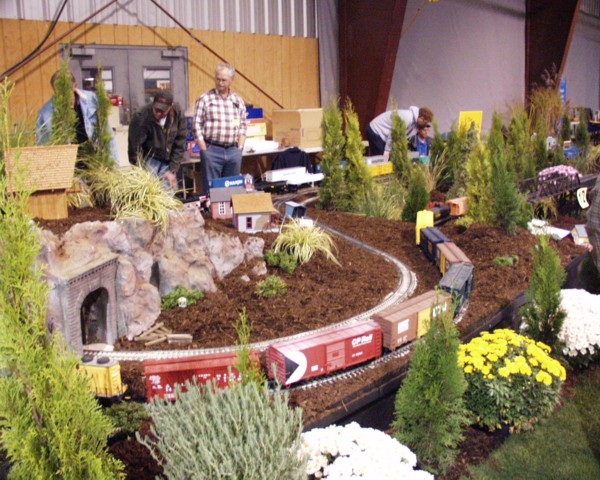 chilliwackhobbyshow2005_gardenrailway-03.jpg