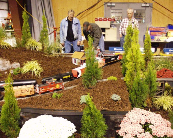 chilliwackhobbyshow2005_gardenrailway-05.jpg