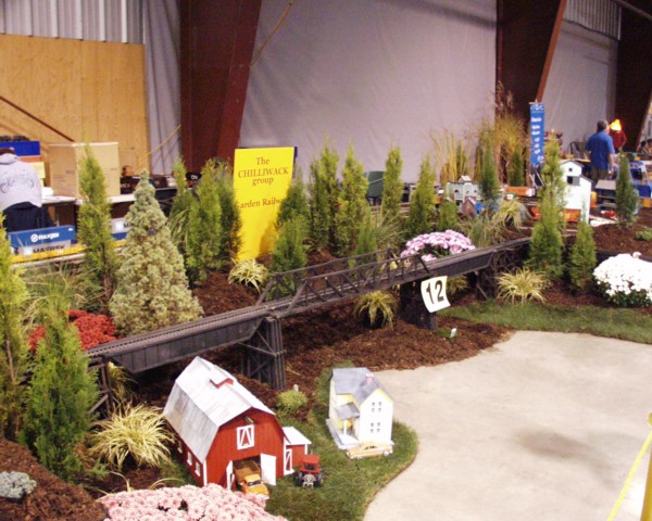 chilliwackhobbyshow2005_gardenrailway-07.jpg