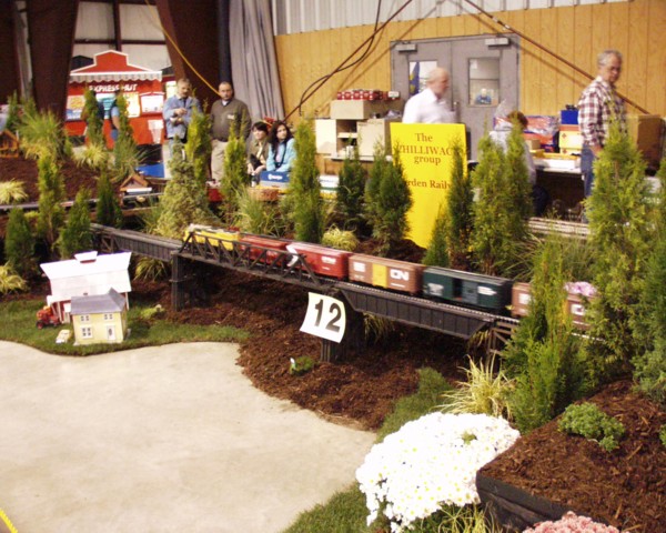 chilliwackhobbyshow2005_gardenrailway-08.jpg