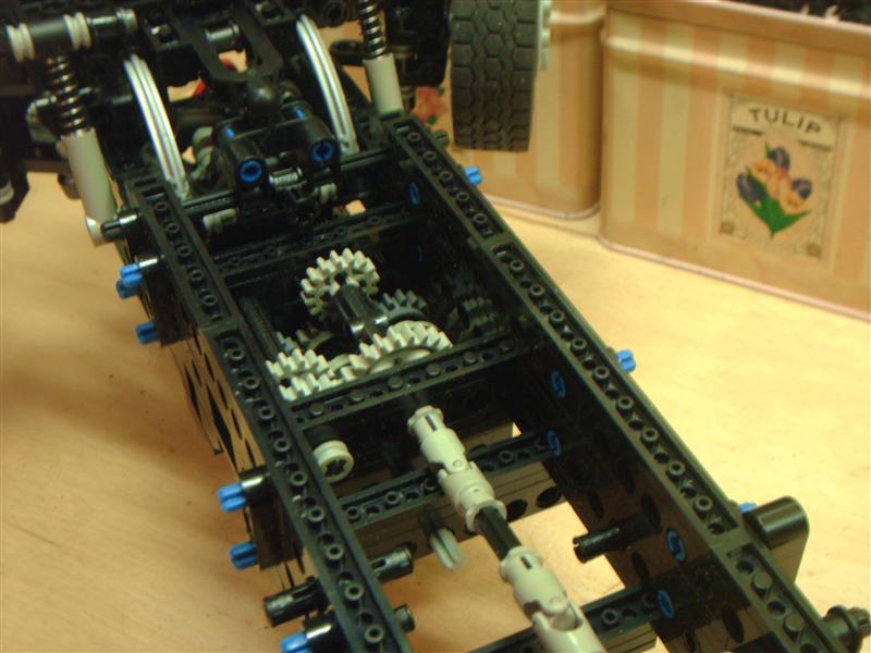 005_transmission_squeeze_betwwen_6_studs.jpg