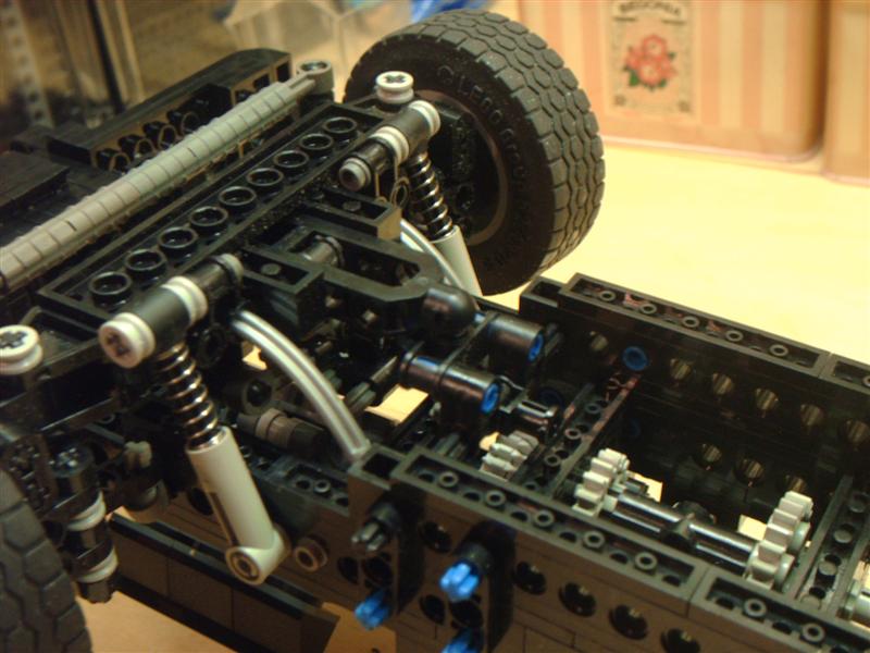 016_front_axle_suspention_steering_underside.jpg