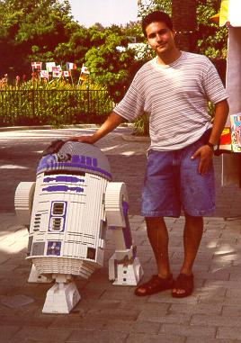 legoland-r2-d2.jpg