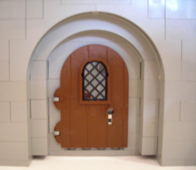 03_front_door.jpg