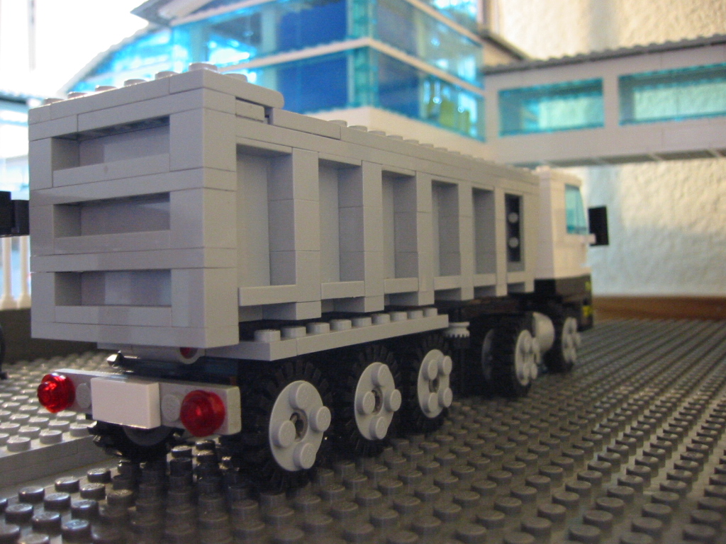 trailer02.jpg