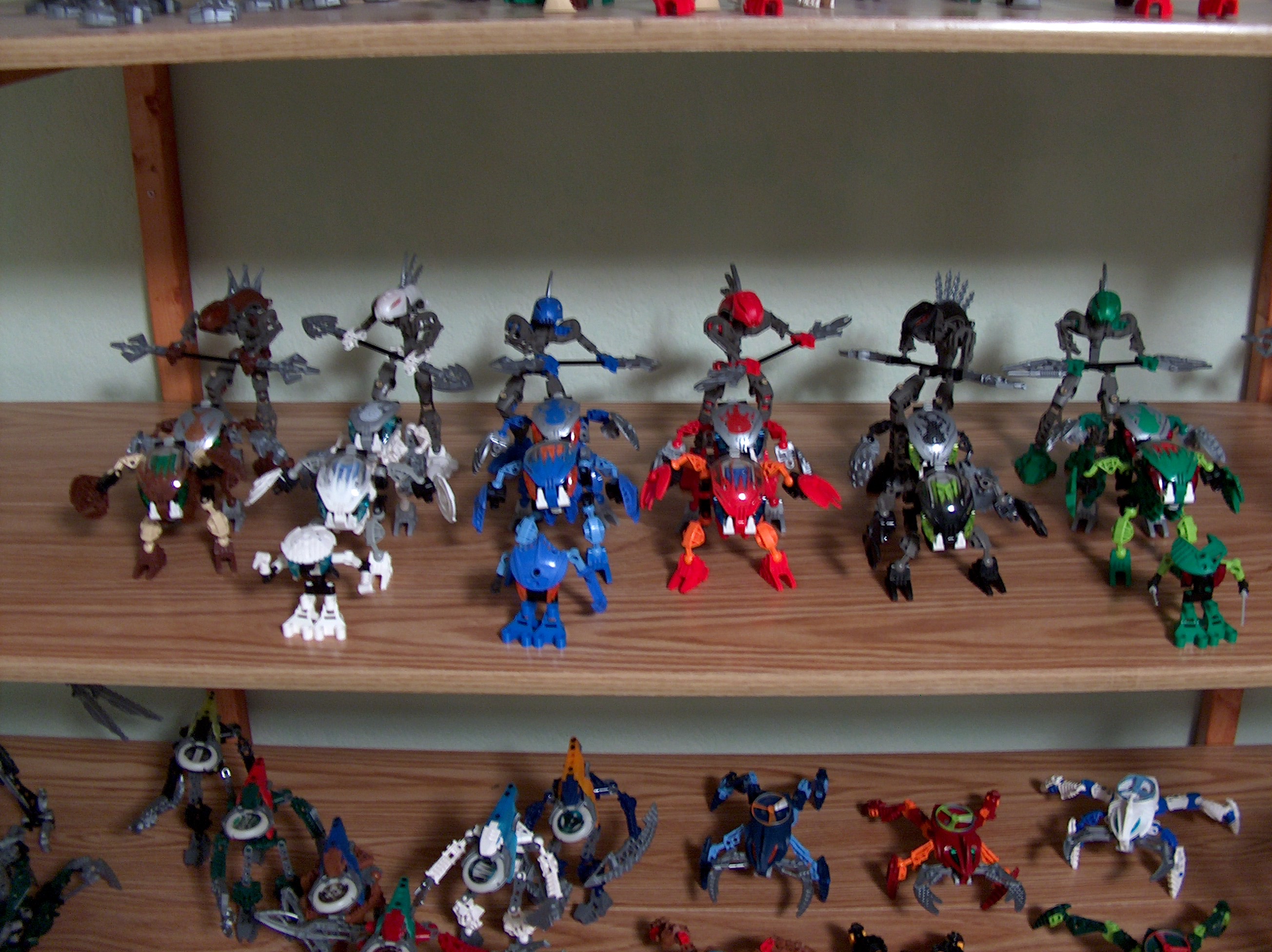 bohrok_and_rahkshi.jpg