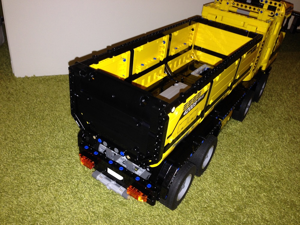 dumptruck19small.jpg