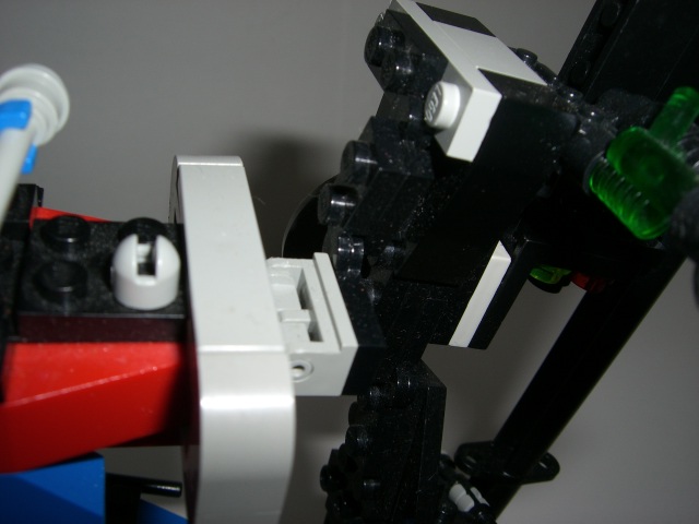 mech1leftshoulderdetail1.jpg