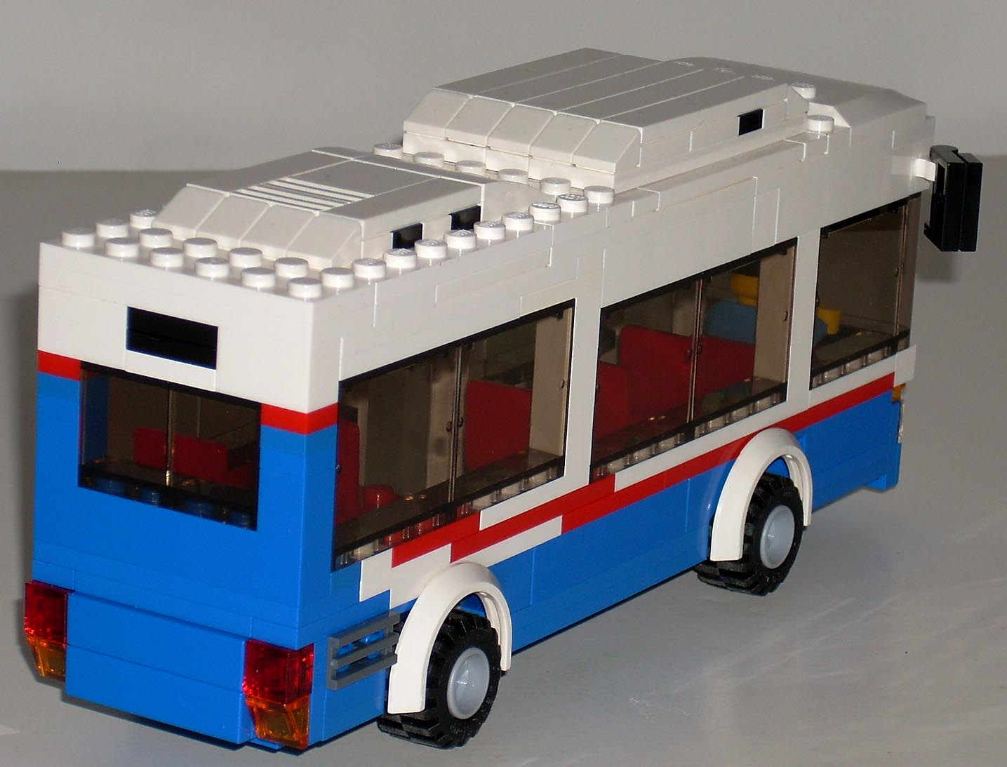 sydneybus-02.jpg