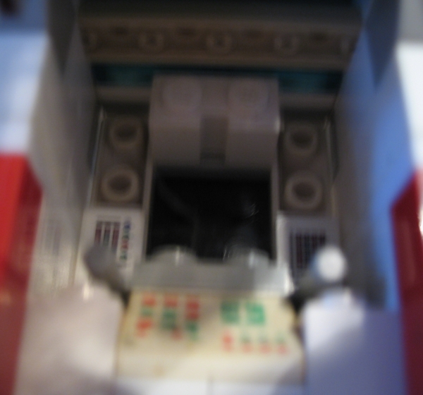 hwingcockpit2.jpg