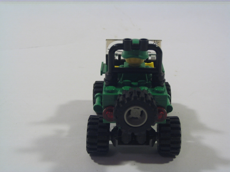 paramilitaryjeep03.jpg