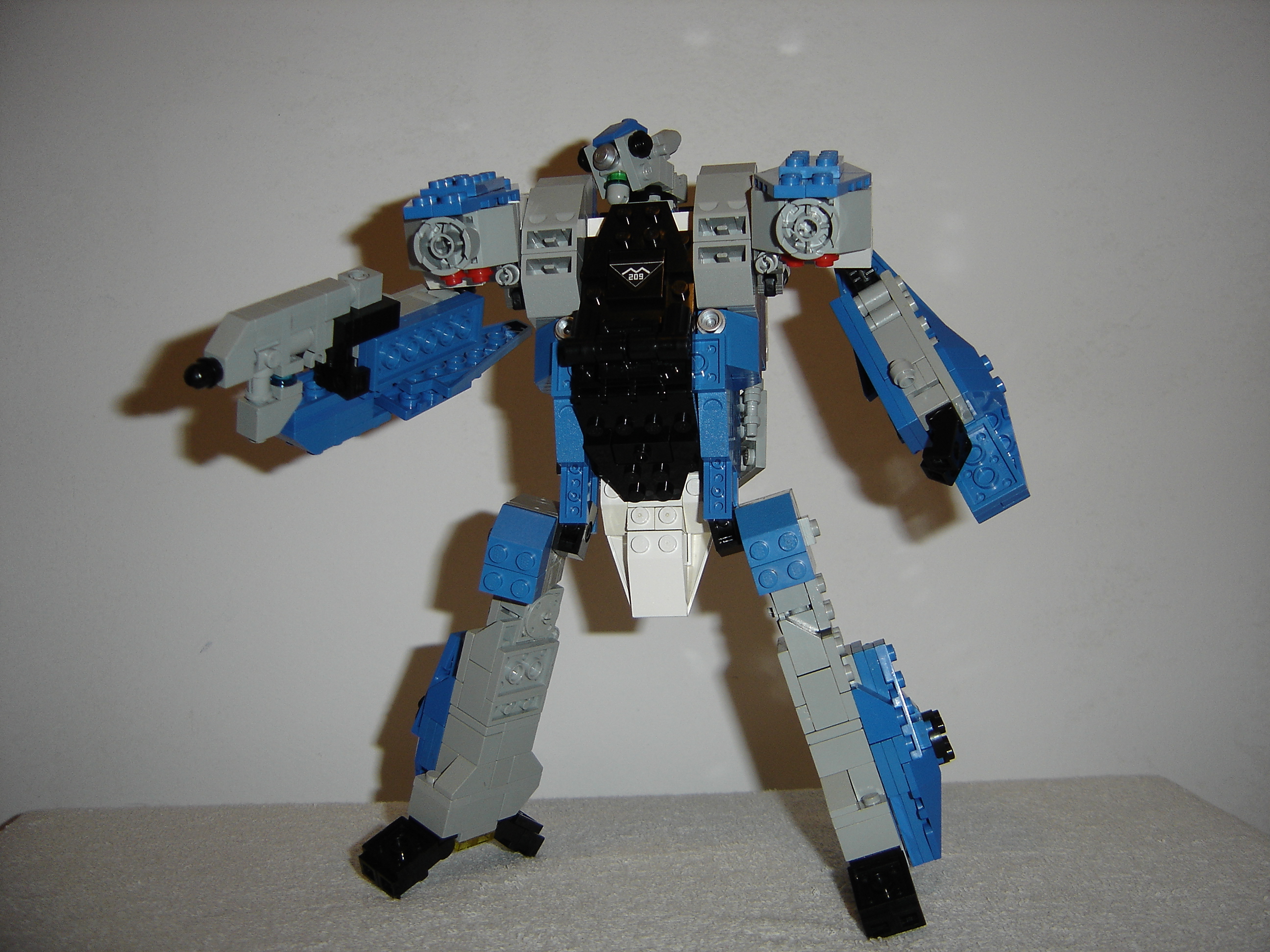 vanquisher_battroid_2.jpg