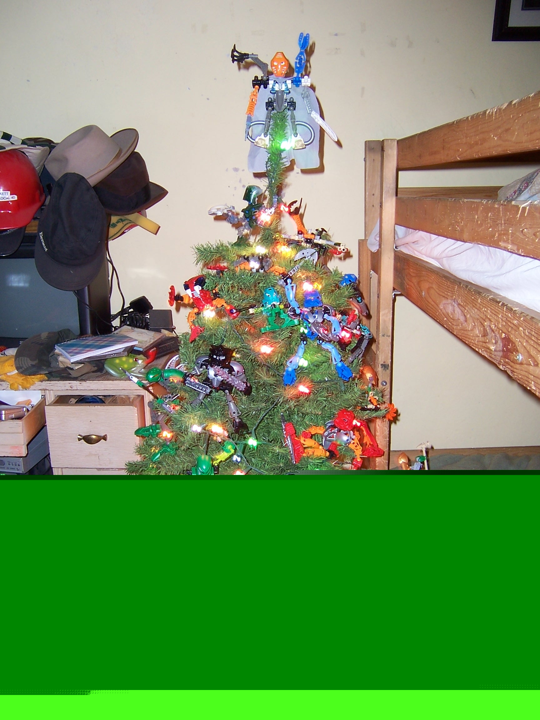 demonshisa_christmastree.jpg