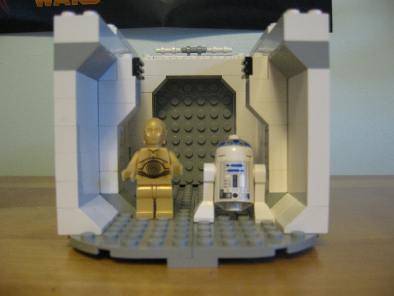 01blockade_runner_hallway.jpg