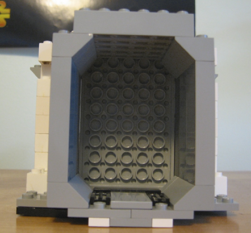 03blockade_runner_hallway.jpg