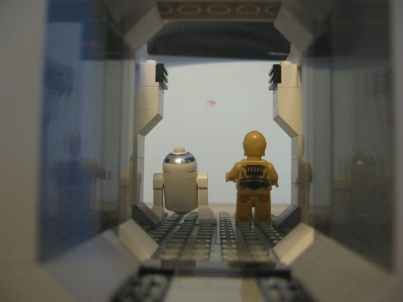 04blockade_runner_hallway.jpg