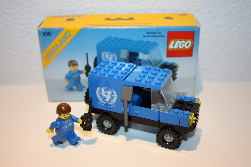 lego_106_boxed_03.jpg