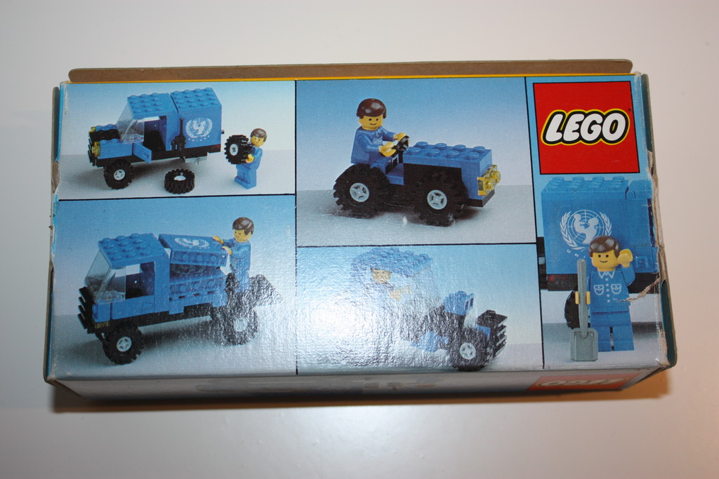 lego_106_boxed_05.jpg