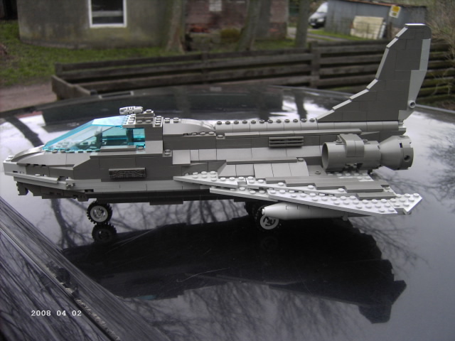 bomber_007.jpg