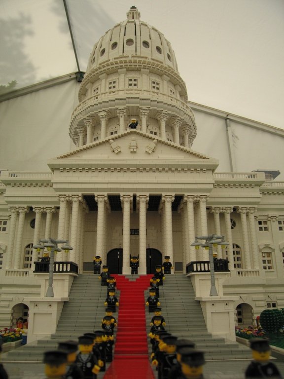 007_capitol_display.jpg