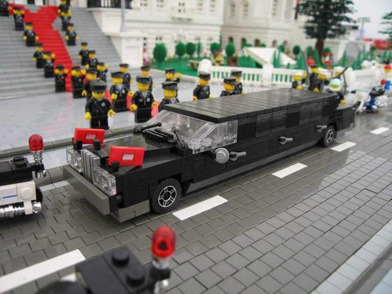 009_capitol_display.jpg
