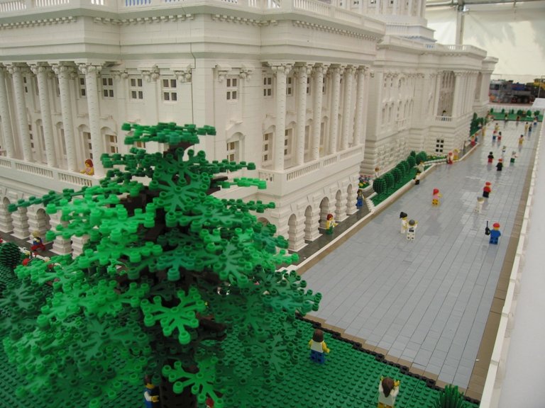 010_capitol_display.jpg